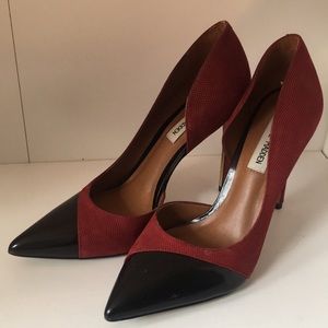 Steve Madden maroon/black pumps